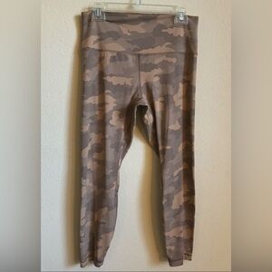 Lululemon Align High Rise Pant 25”Heritage 365 Camo
Beige Multi Women's Size 12